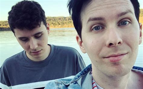 is dan howell dating phil.